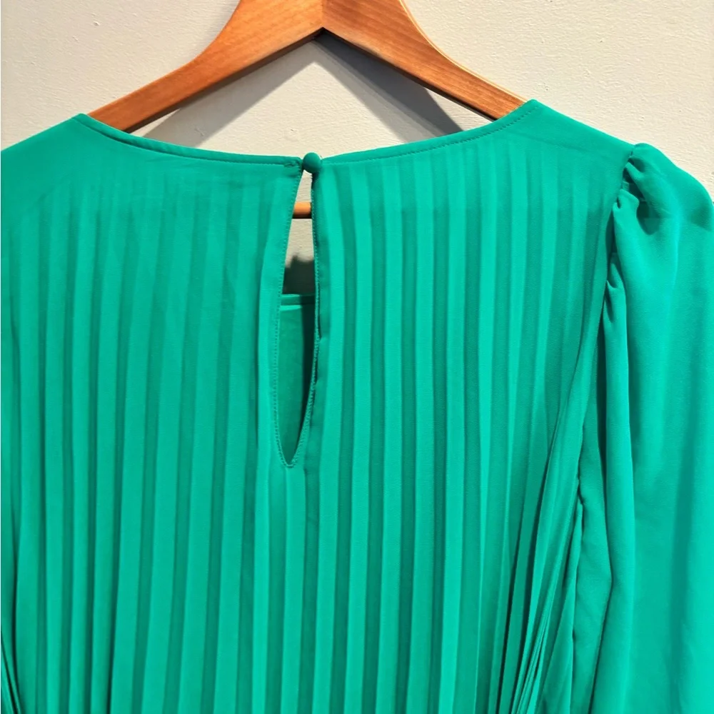 Torrid Vibrant Green Long Sleeve Dress Easter spring pleated midi size 12 - Picture 5 of 16